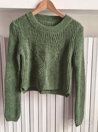 Maglione corto verde oliva da donna. Taglia S 