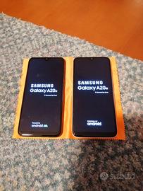 2 smartphone Samsung A20e Dual Sim