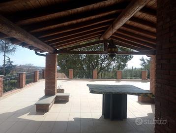 VILLA 230 mq+ DEPENDANCE 90 mq+ TERRENO 3600 MQ