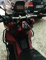 moto honda ADV350cc