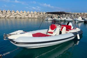 Gommone Thor 6.8 Prua al Vento