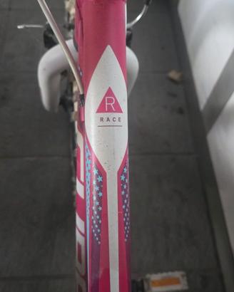 Biicletta CUBE RACE rosa
