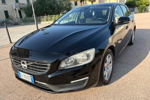 Volvo V60 3D 2.0 D anno 2014 €.2999.. perfetta
