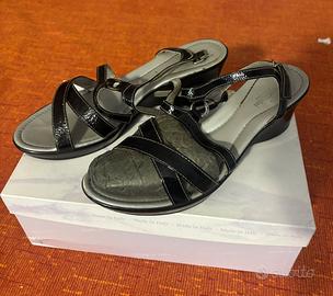 Sandalo Nero Giardini