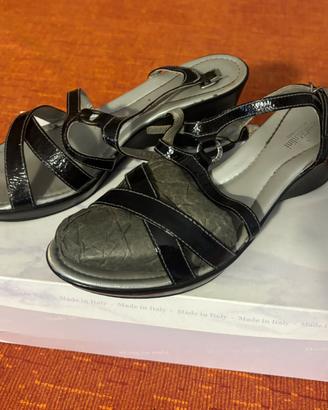 Sandalo Nero Giardini