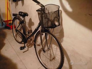 Bici decathlon 26" con cestino e portapacchi