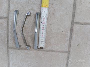 3 maniglie per mobili anni '60 - '70