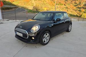 Mini cooper one 1.5 benzina  biturbo 136 cv