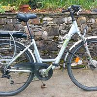 E bike Puck going bianchi