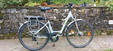 E bike Puck going bianchi