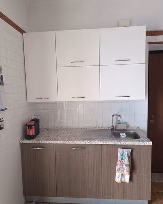  cucina compresa di elettrodomestici