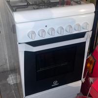 Cucina economica Indesit