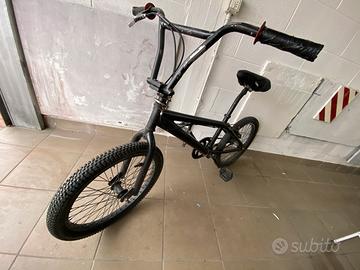 BMX bicicletta