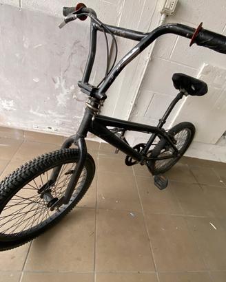 BMX bicicletta