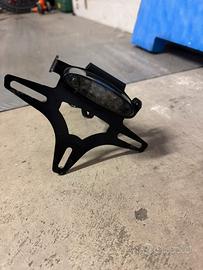 Portatarga e parabrezza alto per ktm duke 790