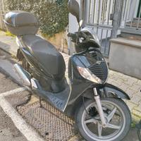 Scooter  HONDA SH150