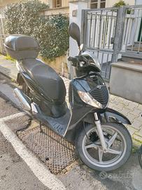 Scooter  HONDA SH150