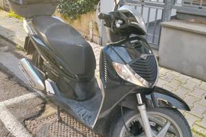 Scooter  HONDA SH150
