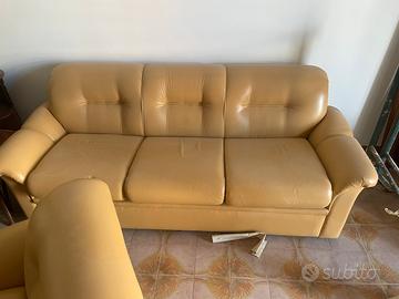 Divano a tre posti