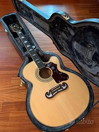 Chitarra Epiphone EJ-200SCE.