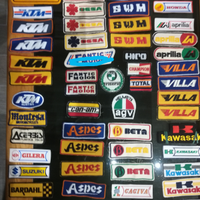 Peach e adesivi moto