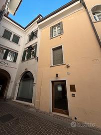 Rovereto- negozio centro storico