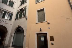 Rovereto- negozio centro storico