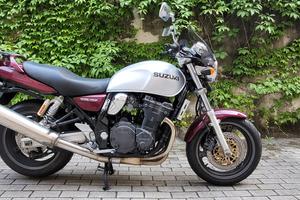 Suzuki GSX 750 Inazuma