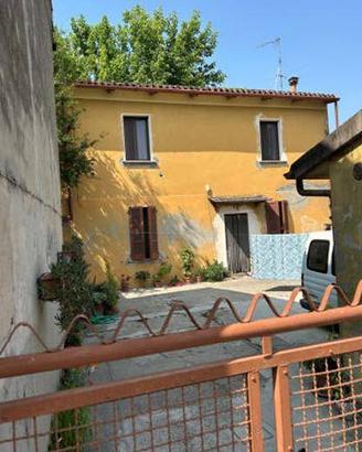 Immobile in asta di 196 m² con 4 locali a Gussola