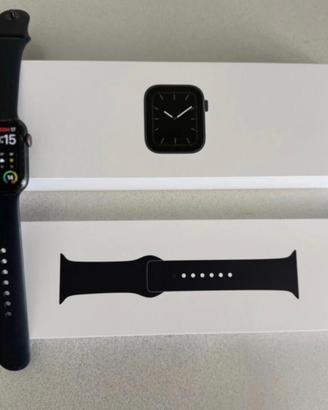 Apple Watch Series 5 44mm GPS + Cellular