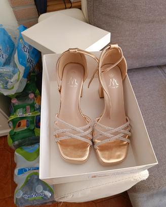 Scarpe con tacco