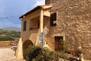 3 LOCALI A SELCI