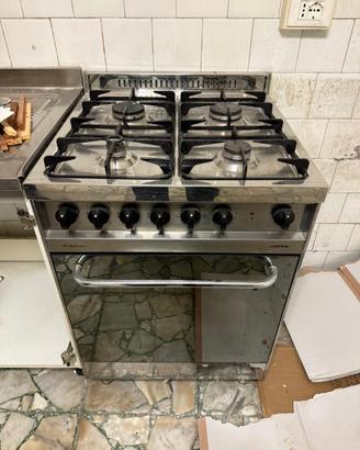 Piano cottura e forno a gas
