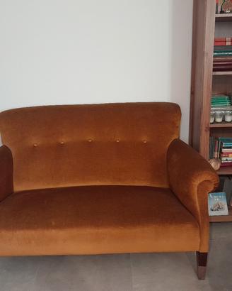 divano vintage giallo ocra