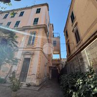 MONOLOCALE A NAPOLI