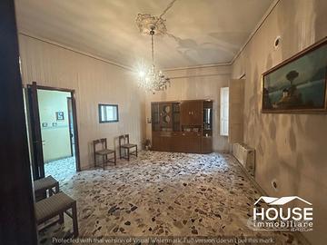 Paterno' - casa singola con terrazzo