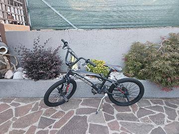 bicicletta bmx