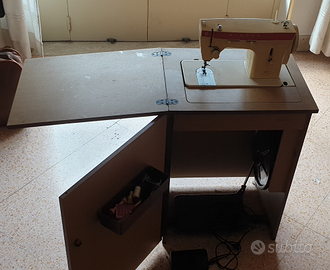 Macchina da cucire SINGER
