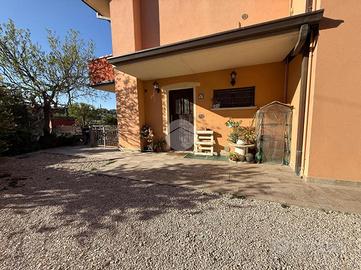 CASA SEMINDIPENDENTE A FANO