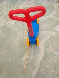 Monopattino di plastica bambini