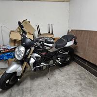 MV Agusta Brutale 989r e accessori