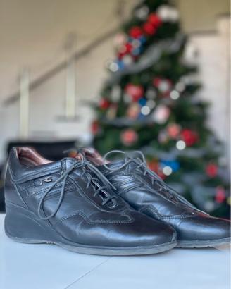 Scarpe NeroGiardini n. 36 in pelle nera con zeppa