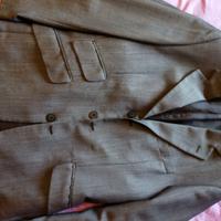 Abito da uomo grigio