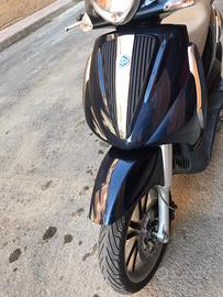 Piaggio Beverly 250