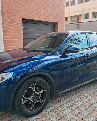 Stelvio 2.2 Turbo 160 cv AT8 RWD Business (2020) 