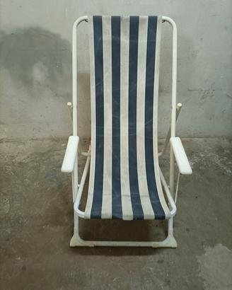 Sedia a sdraio pieghevole vintage a righe