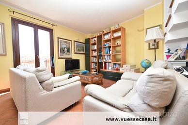 Elegante appartamento in via Satta