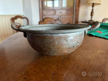 Antico colapasta in rame