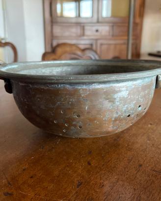 Antico colapasta in rame