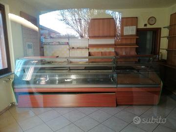 Bancone refrigerato + scaffalatura negozio aliment